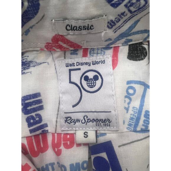 NWT Disney World 50th Anniversary Reyn Spooner 2021 Passholder Camp Shirt Sz S - Picture 3 of 5